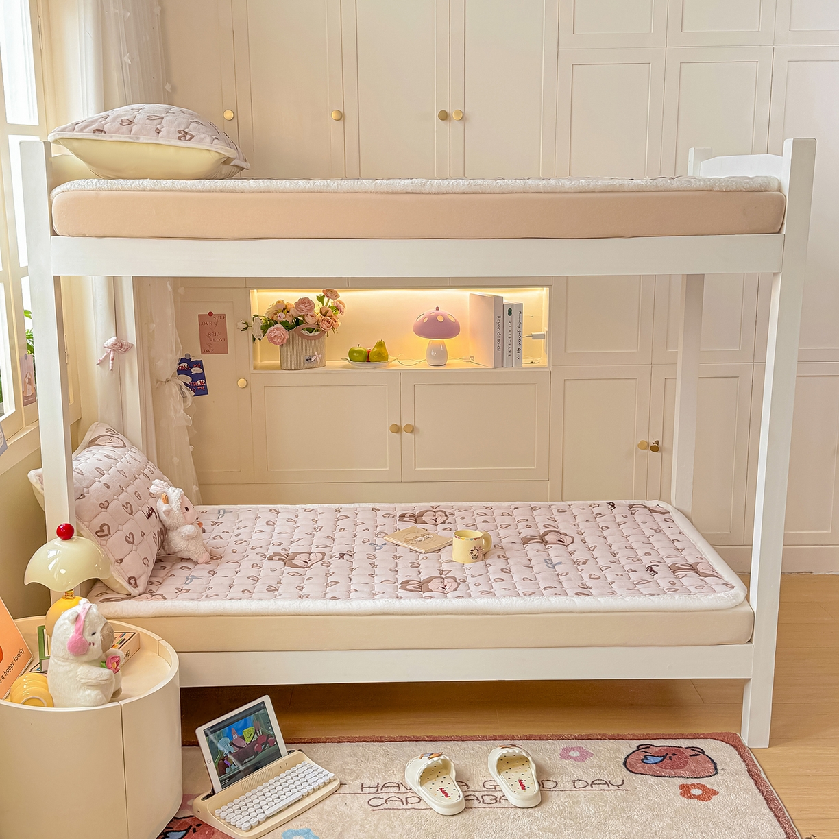 91家纺网 家纺一手货源 找家纺 眠势力 2025新款牛奶绒学生床垫加绒牛奶绒床褥子秋冬保暖珊瑚绒夹棉上下铺床护垫 爱心布布-牛奶绒床垫