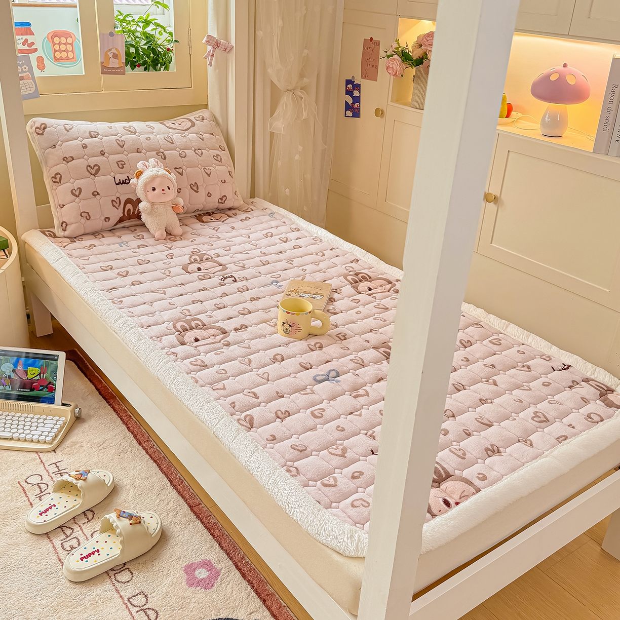 91家纺网 家纺一手货源 找家纺 眠势力 2025新款牛奶绒学生床垫加绒牛奶绒床褥子秋冬保暖珊瑚绒夹棉上下铺床护垫 爱心布布-牛奶绒床垫