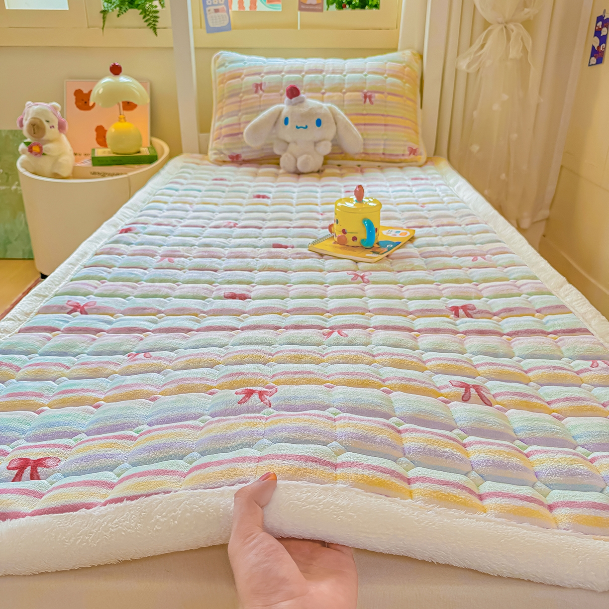91家纺网 家纺一手货源 找家纺 眠势力 2025新款牛奶绒学生床垫加绒牛奶绒床褥子秋冬保暖珊瑚绒夹棉上下铺床护垫 彩虹旋律-牛奶绒床垫