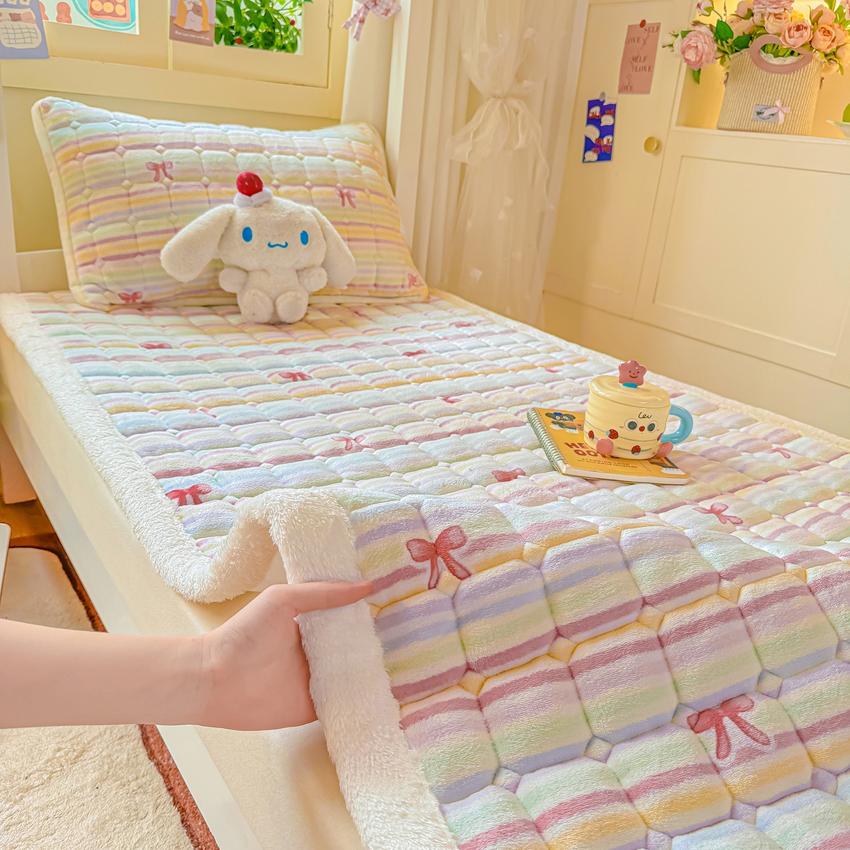 91家纺网 家纺一手货源 找家纺 眠势力 2025新款牛奶绒学生床垫加绒牛奶绒床褥子秋冬保暖珊瑚绒夹棉上下铺床护垫 彩虹旋律-牛奶绒床垫