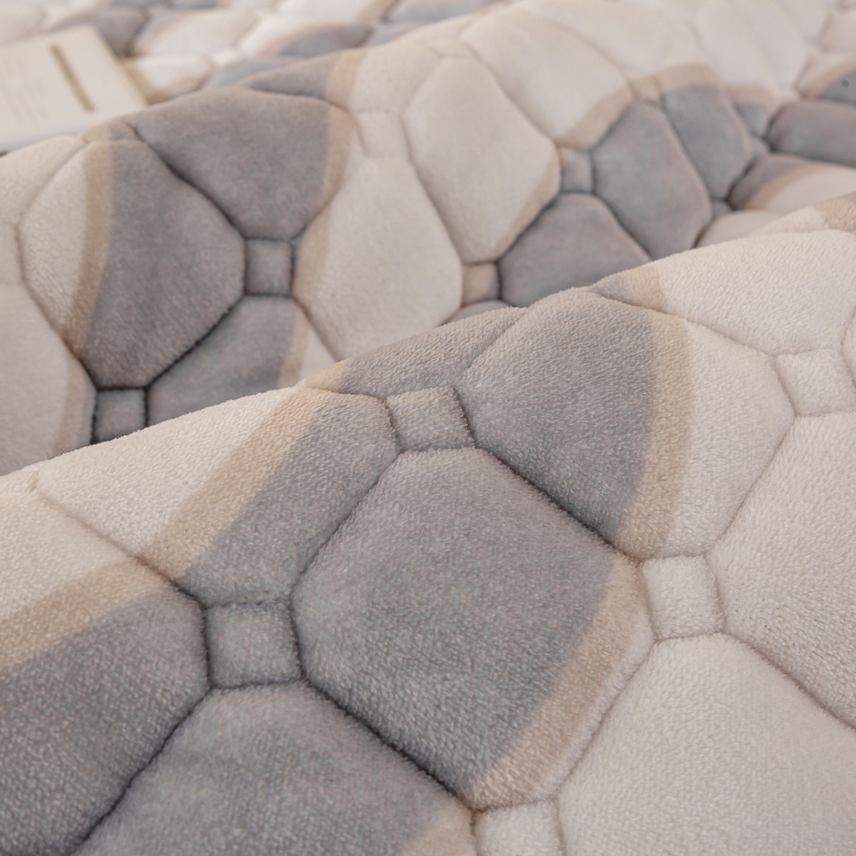 91家纺网 家纺一手货源 找家纺 眠势力 2025新款牛奶绒学生床垫加绒牛奶绒床褥子秋冬保暖珊瑚绒夹棉上下铺床护垫 乘风破浪-牛奶绒床垫