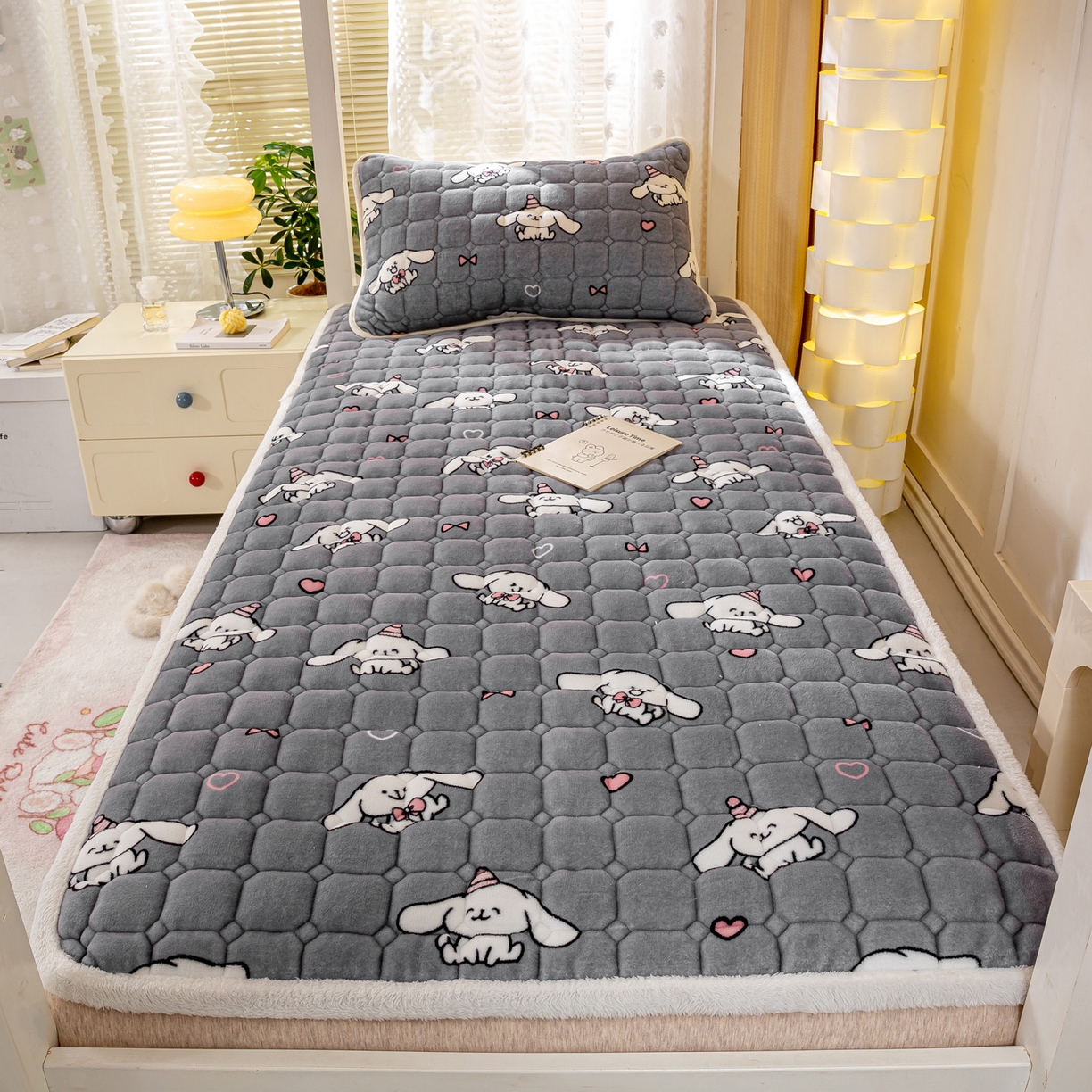 91家纺网 家纺一手货源 找家纺 眠势力 2025新款牛奶绒学生床垫加绒牛奶绒床褥子秋冬保暖珊瑚绒夹棉上下铺床护垫 大耳朵-牛奶绒床垫