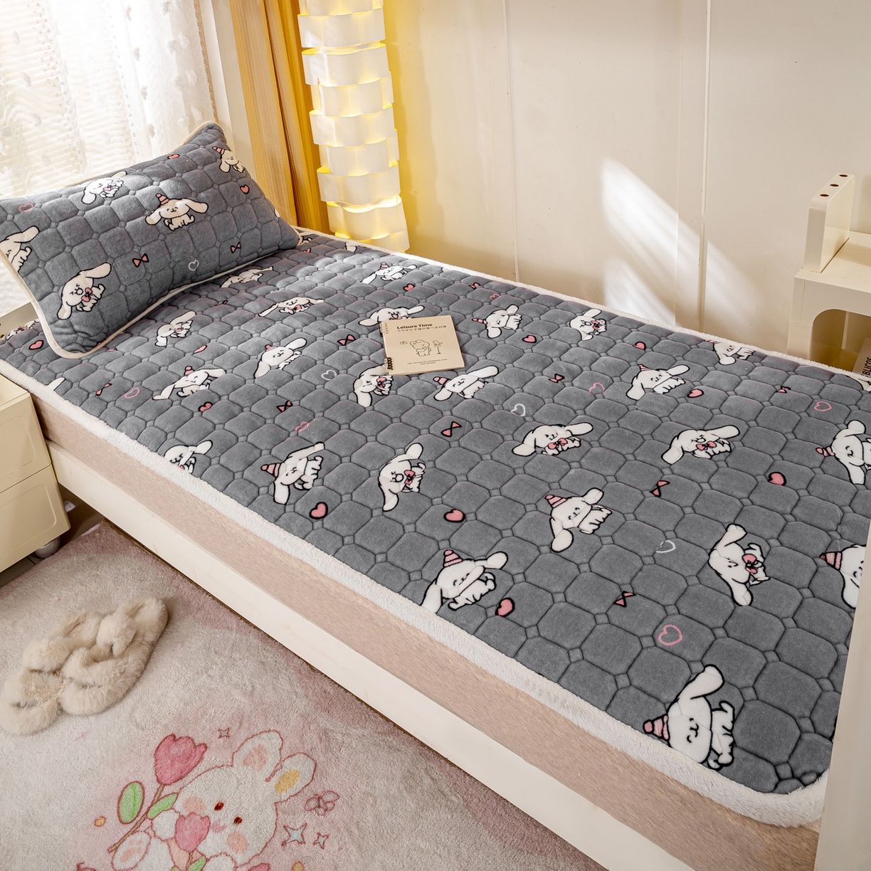 91家纺网 家纺一手货源 找家纺 眠势力 2025新款牛奶绒学生床垫加绒牛奶绒床褥子秋冬保暖珊瑚绒夹棉上下铺床护垫 大耳朵-牛奶绒床垫