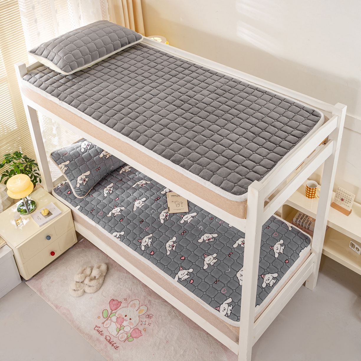 91家纺网 家纺一手货源 找家纺 眠势力 2025新款牛奶绒学生床垫加绒牛奶绒床褥子秋冬保暖珊瑚绒夹棉上下铺床护垫 大耳朵-牛奶绒床垫