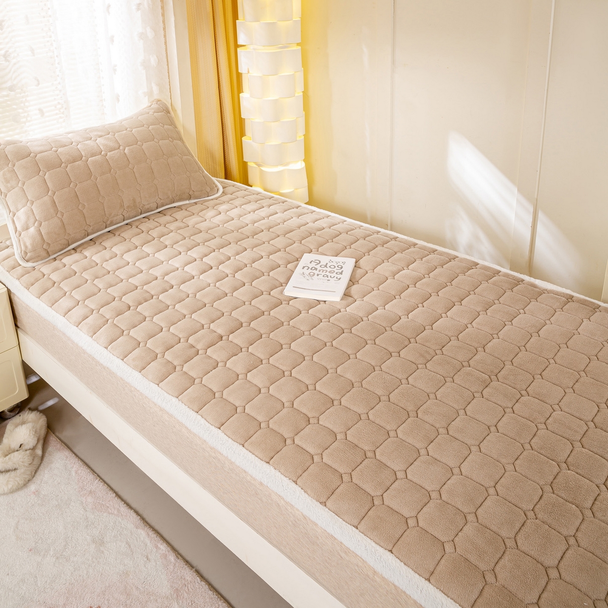 91家纺网 家纺一手货源 找家纺 眠势力 2025新款牛奶绒学生床垫加绒牛奶绒床褥子秋冬保暖珊瑚绒夹棉上下铺床护垫 卡其-牛奶绒床垫