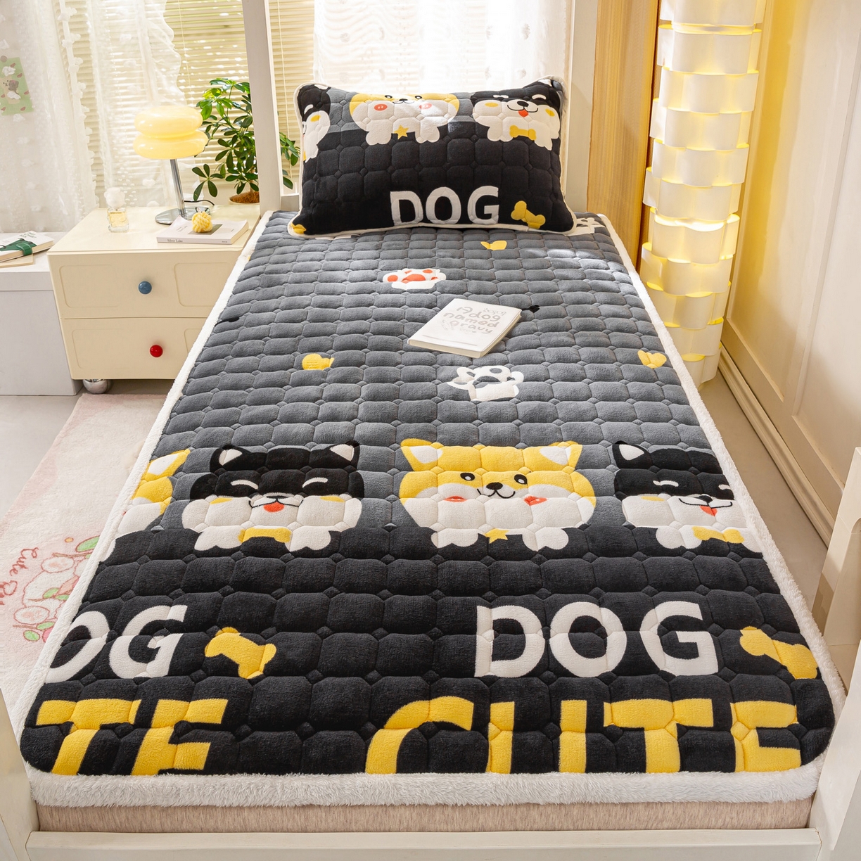 91家纺网 家纺一手货源 找家纺 眠势力 2025新款牛奶绒学生床垫加绒牛奶绒床褥子秋冬保暖珊瑚绒夹棉上下铺床护垫 可爱汪-牛奶绒床垫