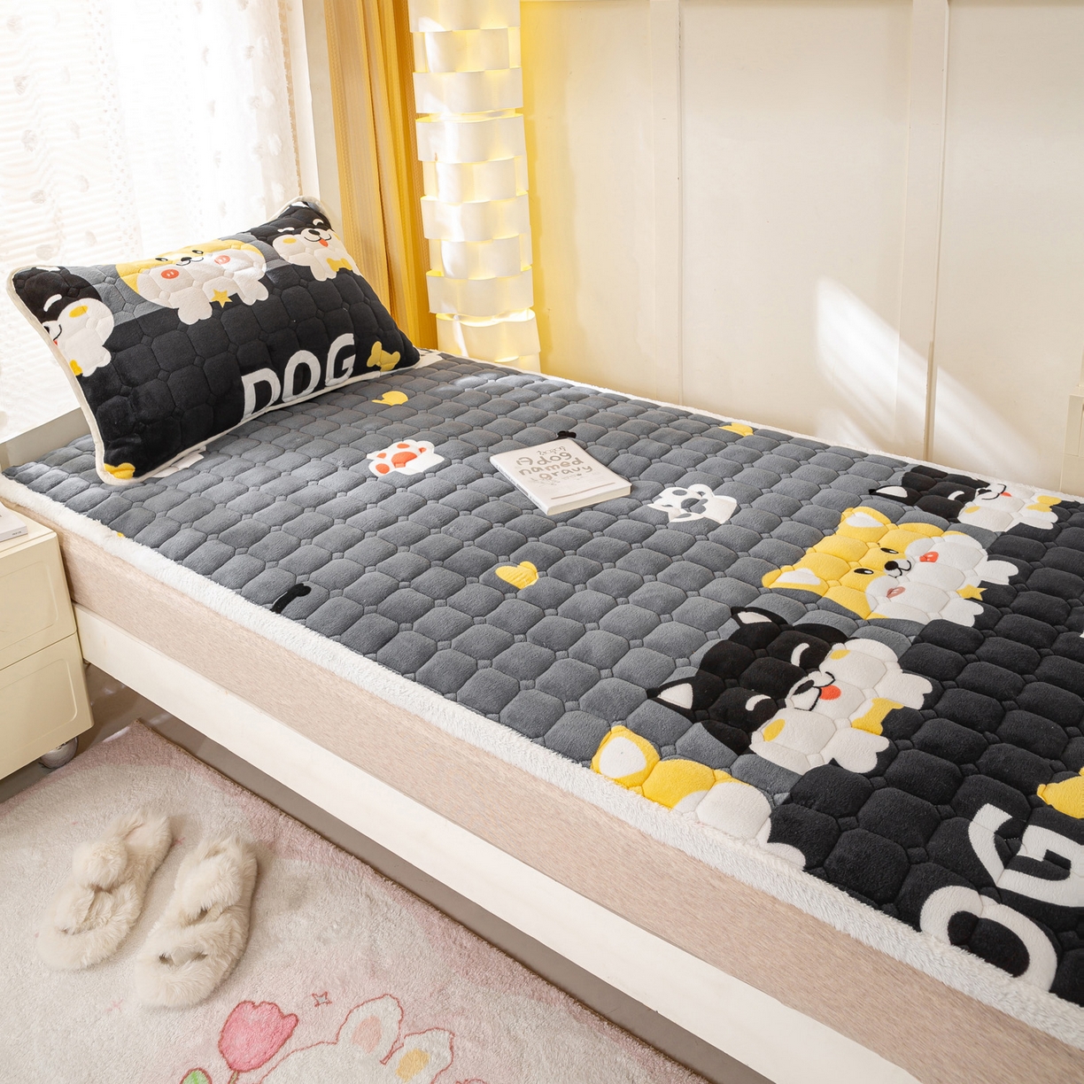 91家纺网 家纺一手货源 找家纺 眠势力 2025新款牛奶绒学生床垫加绒牛奶绒床褥子秋冬保暖珊瑚绒夹棉上下铺床护垫 可爱汪-牛奶绒床垫