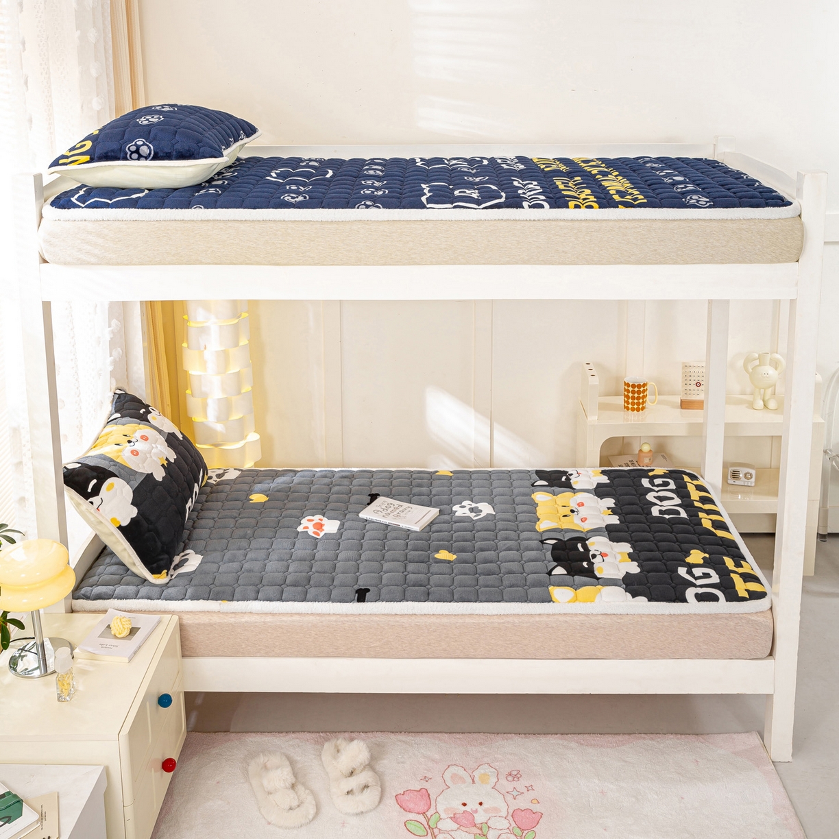 91家纺网 家纺一手货源 找家纺 眠势力 2025新款牛奶绒学生床垫加绒牛奶绒床褥子秋冬保暖珊瑚绒夹棉上下铺床护垫 可爱汪-牛奶绒床垫