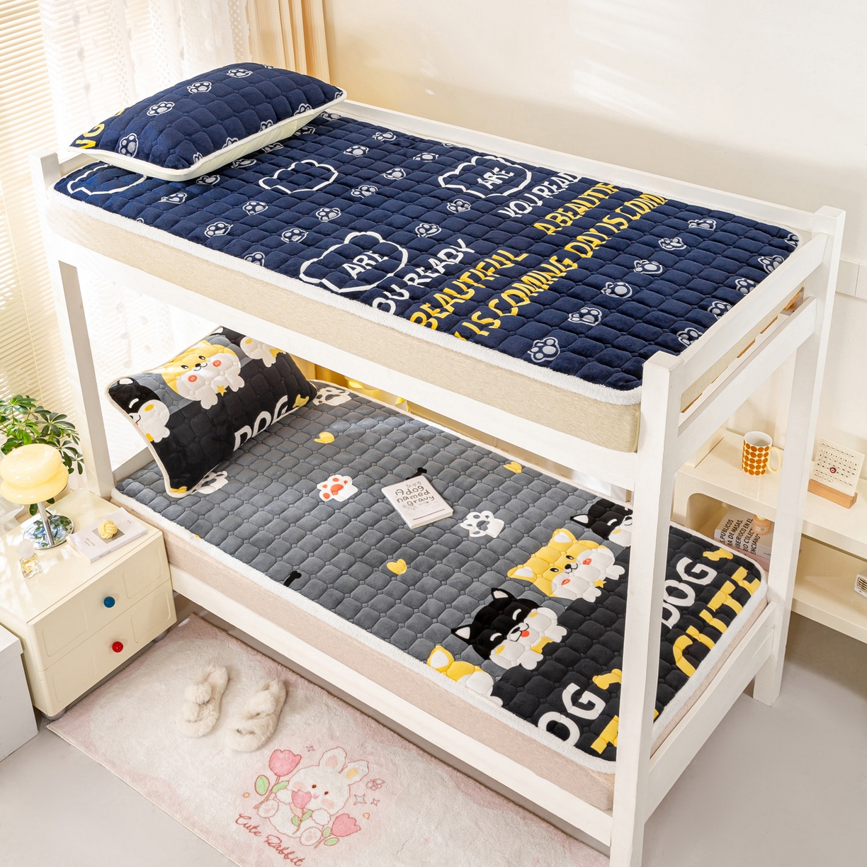 91家纺网 家纺一手货源 找家纺 眠势力 2025新款牛奶绒学生床垫加绒牛奶绒床褥子秋冬保暖珊瑚绒夹棉上下铺床护垫 可爱汪-牛奶绒床垫