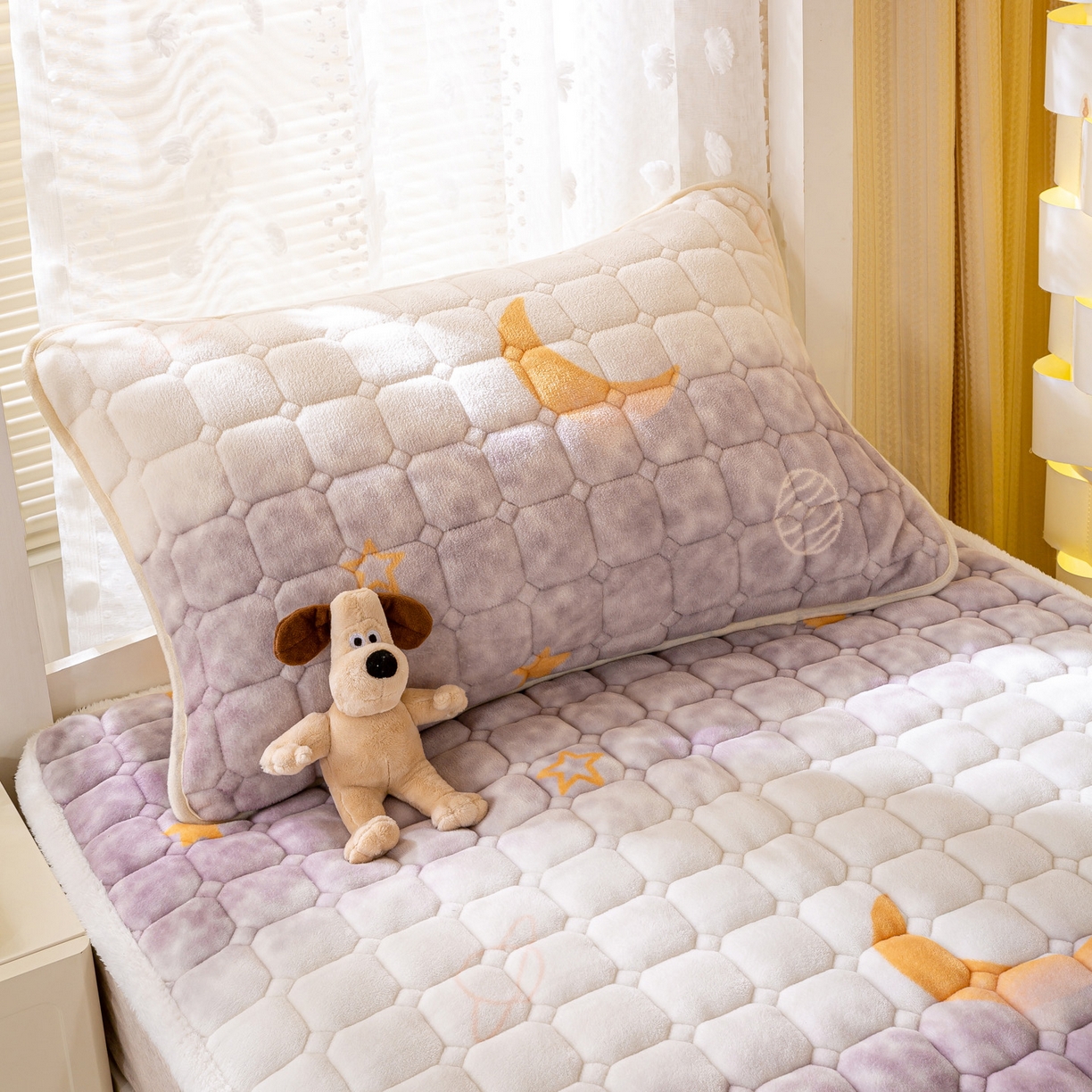 91家纺网 家纺一手货源 找家纺 眠势力 2025新款牛奶绒学生床垫加绒牛奶绒床褥子秋冬保暖珊瑚绒夹棉上下铺床护垫 梦幻星空-牛奶绒床垫