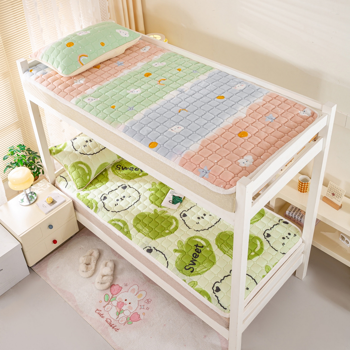 91家纺网 家纺一手货源 找家纺 眠势力 2025新款牛奶绒学生床垫加绒牛奶绒床褥子秋冬保暖珊瑚绒夹棉上下铺床护垫 泡泡熊-牛奶绒床垫