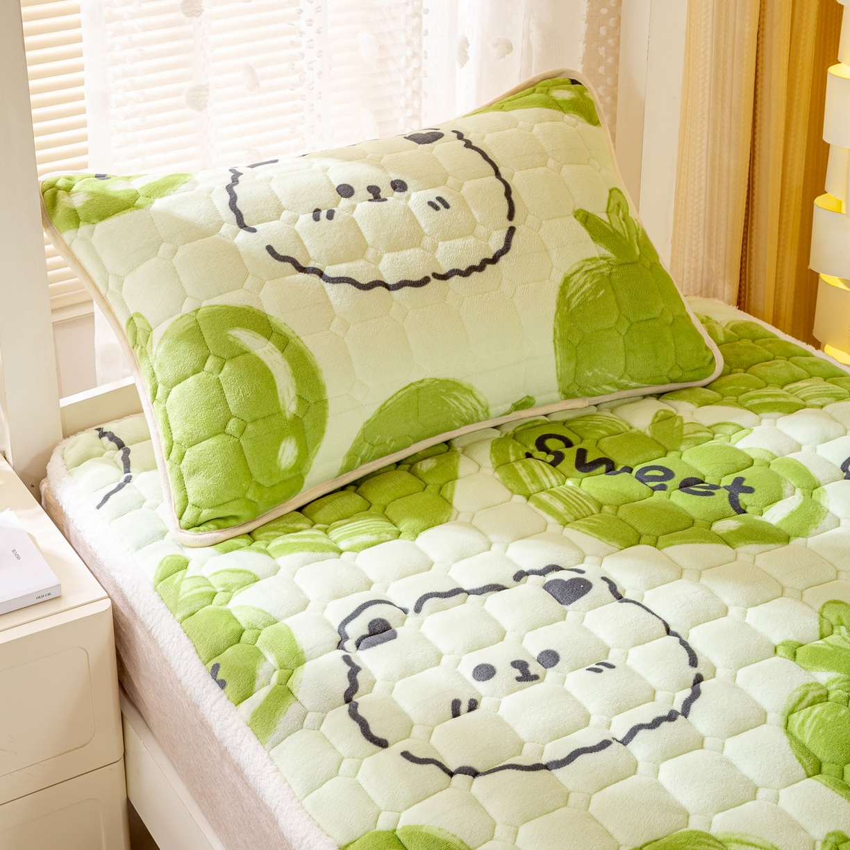 91家纺网 家纺一手货源 找家纺 眠势力 2025新款牛奶绒学生床垫加绒牛奶绒床褥子秋冬保暖珊瑚绒夹棉上下铺床护垫 泡泡熊-牛奶绒床垫