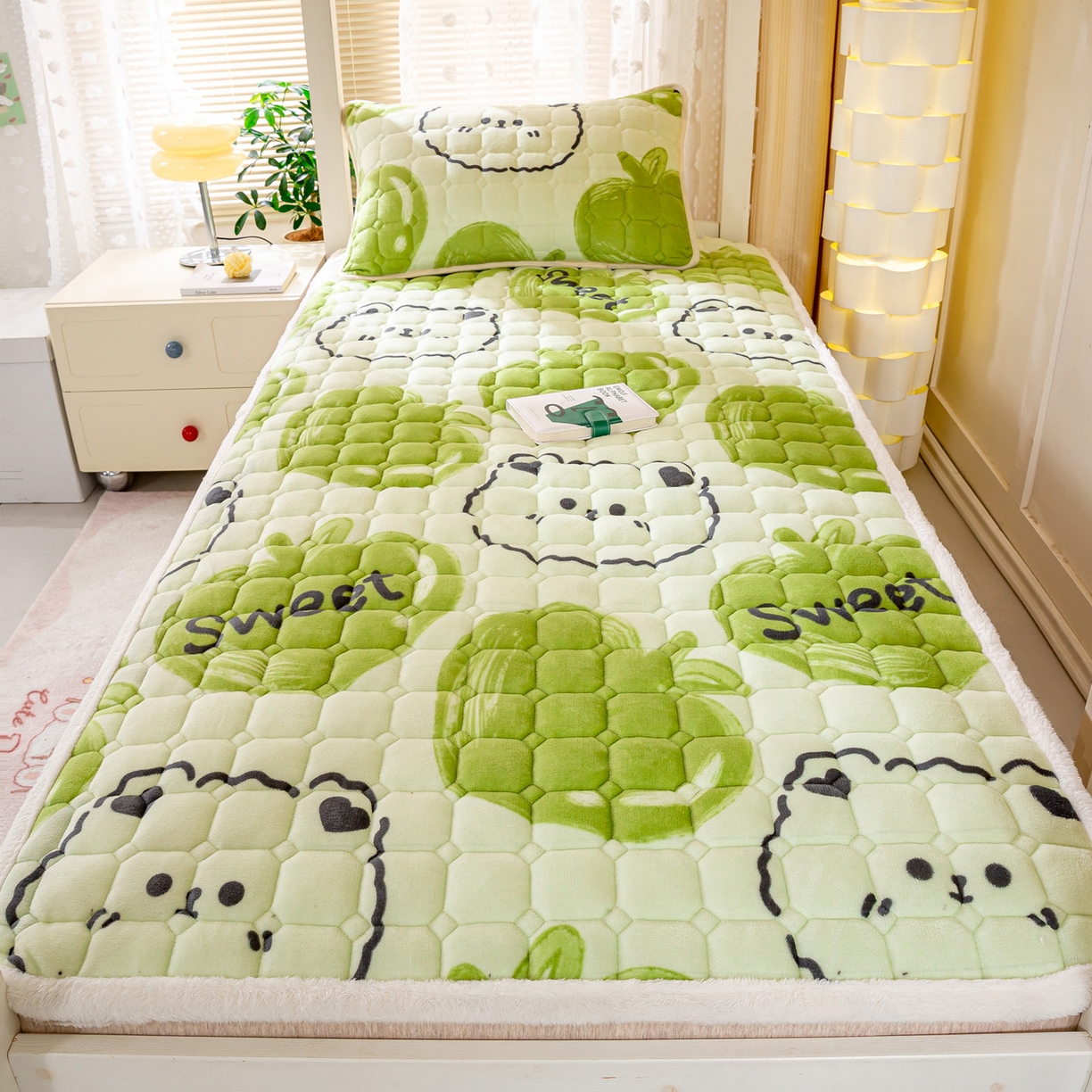 91家纺网 家纺一手货源 找家纺 眠势力 2025新款牛奶绒学生床垫加绒牛奶绒床褥子秋冬保暖珊瑚绒夹棉上下铺床护垫 泡泡熊-牛奶绒床垫