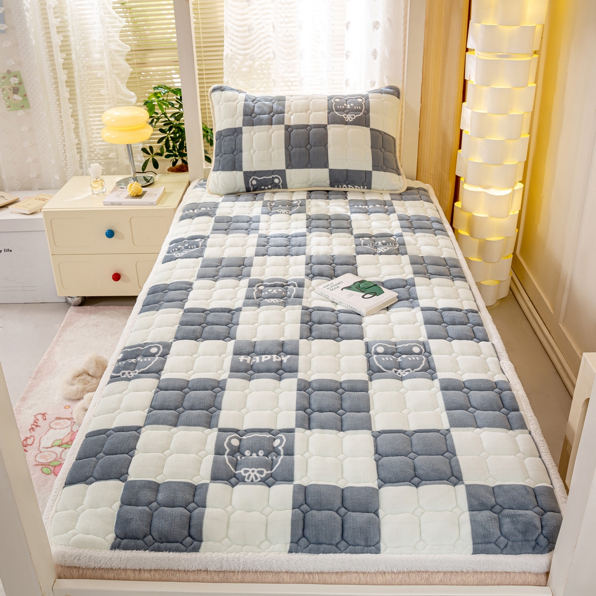 91家纺网 家纺一手货源 找家纺 眠势力 2025新款牛奶绒学生床垫加绒牛奶绒床褥子秋冬保暖珊瑚绒夹棉上下铺床护垫 棋盘格-牛奶绒床垫