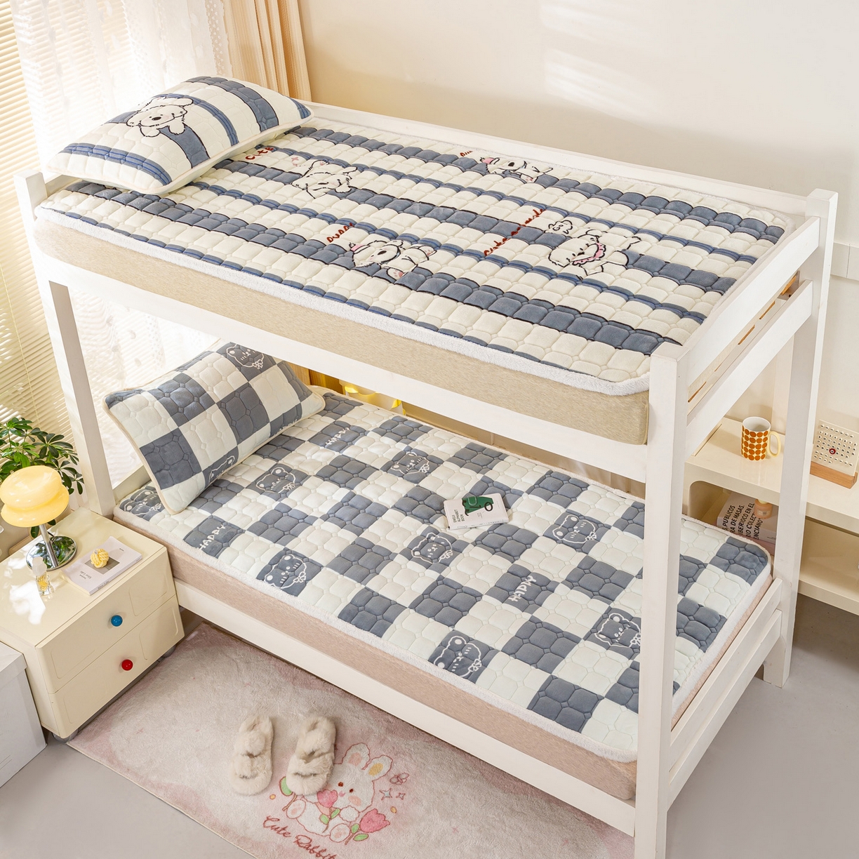 91家纺网 家纺一手货源 找家纺 眠势力 2025新款牛奶绒学生床垫加绒牛奶绒床褥子秋冬保暖珊瑚绒夹棉上下铺床护垫 棋盘格-牛奶绒床垫