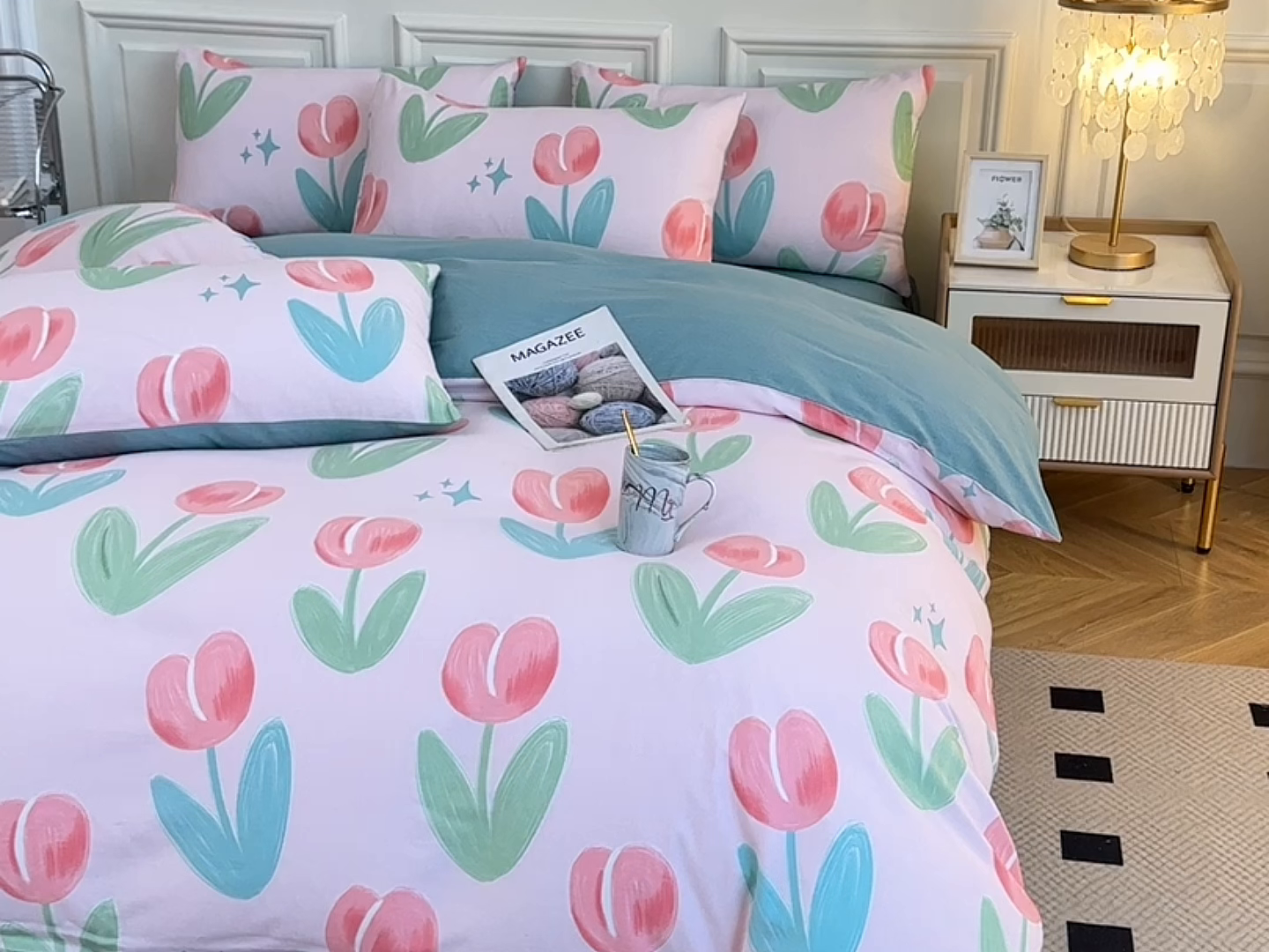 91家纺网 家纺一手货源 找家纺 宇彬家纺 2025直播热新款秋冬全棉四件套精梳生态原棉印花加厚磨毛轻奢铂金床单床笠款三四件套 兰黛（粉）