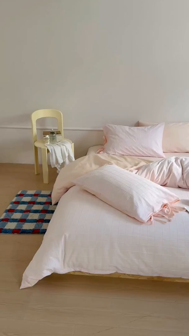 91家纺网 家纺一手货源 找家纺 小春日和 纯棉色织提花四件套人字纹全棉提花床单1.8米床笠民宿三件套加大纯色床单 泡芙-粉