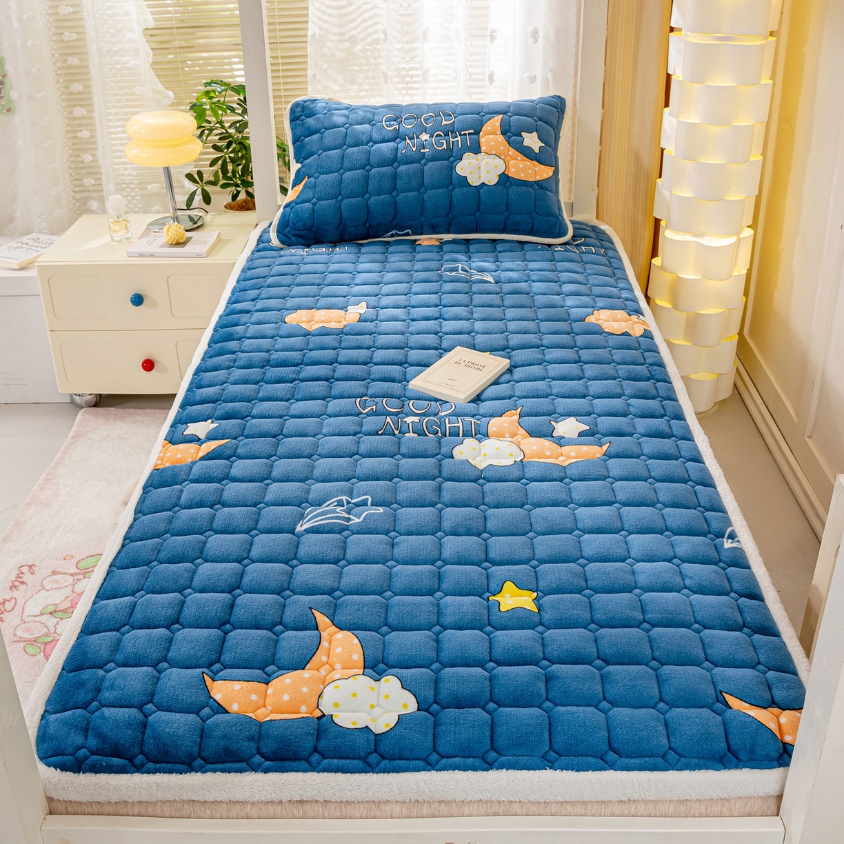 91家纺网 家纺一手货源 找家纺 眠势力 2025新款牛奶绒学生床垫加绒牛奶绒床褥子秋冬保暖珊瑚绒夹棉上下铺床护垫 晚安-牛奶绒床垫