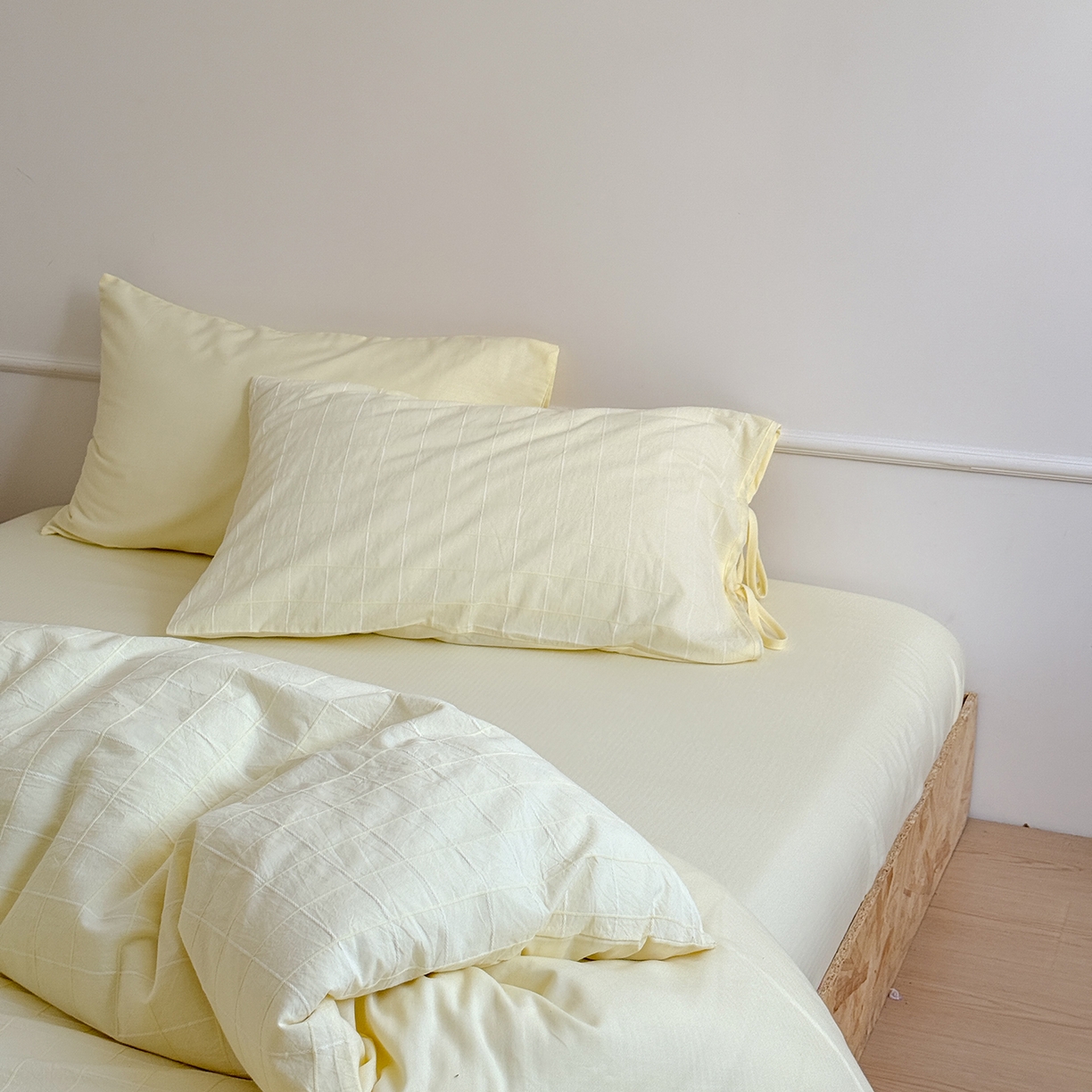 91家纺网 家纺一手货源 找家纺 小春日和 纯棉色织提花四件套人字纹全棉提花床单1.8米床笠民宿三件套加大纯色床单 泡芙-黄