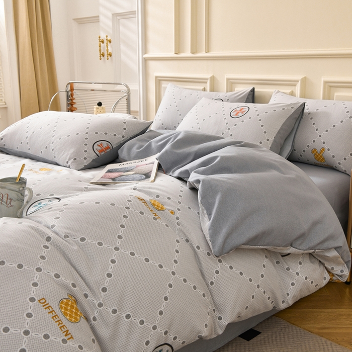 91家纺网 家纺一手货源 找家纺 宇彬家纺 2025直播热新款秋冬全棉四件套精梳生态原棉印花加厚磨毛轻奢铂金床单床笠款三四件套 维尼（灰）