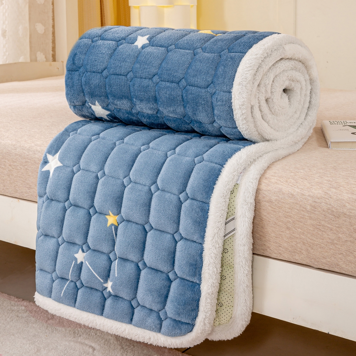 91家纺网 家纺一手货源 找家纺 眠势力 2025新款牛奶绒学生床垫加绒牛奶绒床褥子秋冬保暖珊瑚绒夹棉上下铺床护垫 星月-牛奶绒床垫