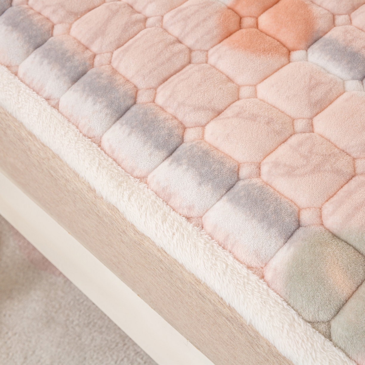 91家纺网 家纺一手货源 找家纺 眠势力 2025新款牛奶绒学生床垫加绒牛奶绒床褥子秋冬保暖珊瑚绒夹棉上下铺床护垫 圆圆圈圈-牛奶绒床垫