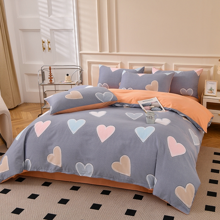 91家纺网 家纺一手货源 找家纺 宇彬家纺 2025直播热新款秋冬全棉四件套精梳生态原棉印花加厚磨毛轻奢铂金床单床笠款三四件套 心动（灰）