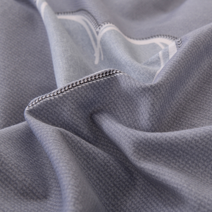 91家纺网 家纺一手货源 找家纺 宇彬家纺 2025直播热新款秋冬全棉四件套精梳生态原棉印花加厚磨毛轻奢铂金床单床笠款三四件套 心动（灰）