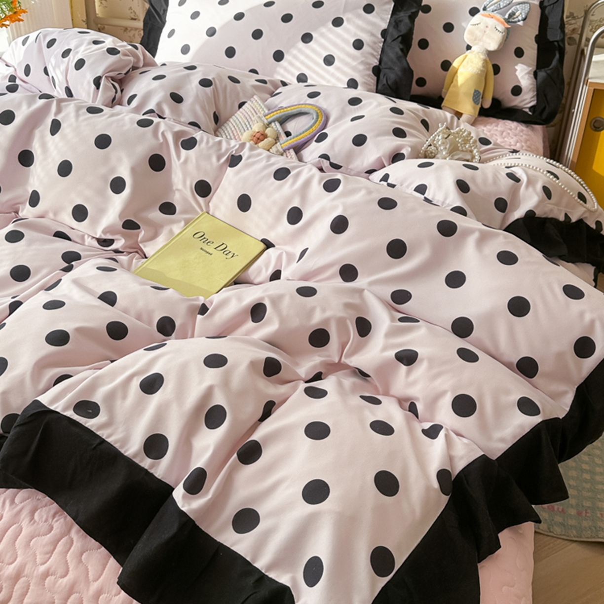 91家纺网 家纺一手货源 找家纺 子钦家纺 2025新款云朵棉水洗棉赫本风床单床笠床盖四件套-安娜 安娜-奶粉波点