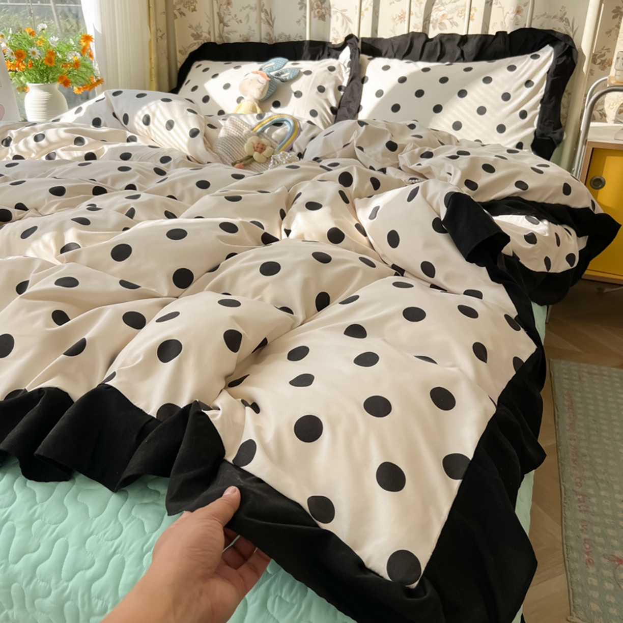 91家纺网 家纺一手货源 找家纺 子钦家纺 2025新款云朵棉水洗棉赫本风床单床笠床盖四件套-安娜 安娜-奶白波点