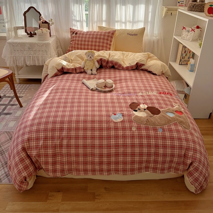 91家纺网 家纺一手货源 找家纺 顾里家纺 2025新款亲肤舒适卡通兔毛贴布绣套件四件套（会员- 3元 定制床笠+8元） 爱岛腊肠狗