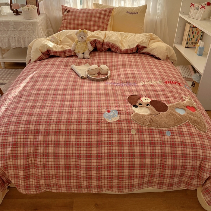 91家纺网 家纺一手货源 找家纺 顾里家纺 2025新款亲肤舒适卡通兔毛贴布绣套件四件套（会员- 3元 定制床笠+8元） 爱岛腊肠狗