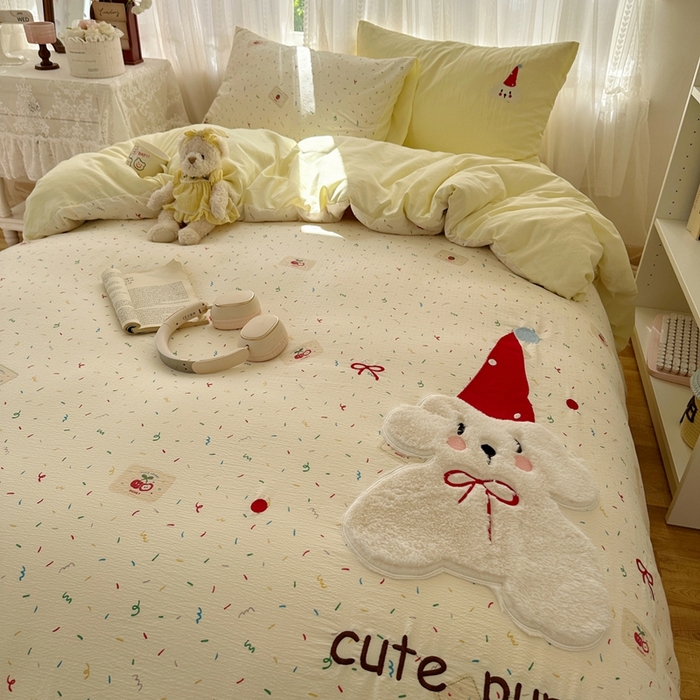 91家纺网 家纺一手货源 找家纺 顾里家纺 2025新款亲肤舒适卡通兔毛贴布绣套件四件套（会员- 3元 定制床笠+8元） 红帽小狗