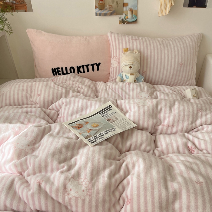 91家纺网 家纺一手货源 找家纺 （总）三朵家纺 2025新款牛奶绒凯蒂猫四件套 可可KT系列