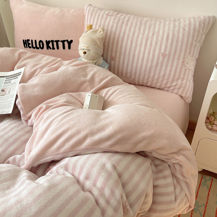 91家纺网 家纺一手货源 找家纺 （总）三朵家纺 2025新款牛奶绒凯蒂猫四件套 可可KT系列