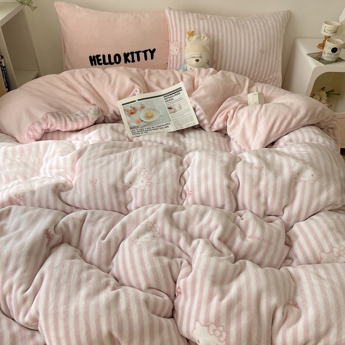 91家纺网 家纺一手货源 找家纺 （总）三朵家纺 2025新款牛奶绒凯蒂猫四件套 可可KT系列