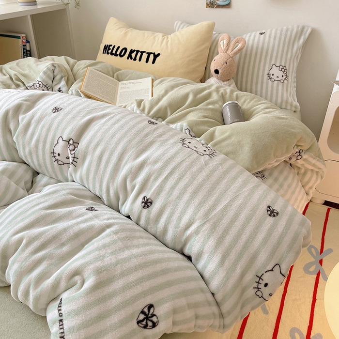 91家纺网 家纺一手货源 找家纺 （总）三朵家纺 2025新款牛奶绒凯蒂猫四件套 可可KT系列