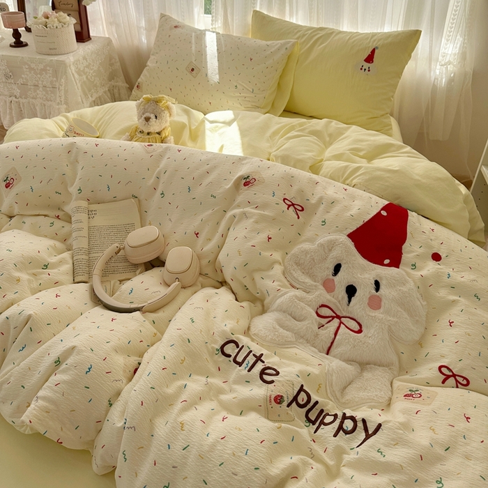 91家纺网 家纺一手货源 找家纺 顾里家纺 2025新款亲肤舒适卡通兔毛贴布绣套件四件套（会员- 3元 定制床笠+8元） 红帽小狗