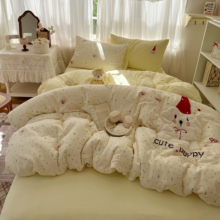 91家纺网 家纺一手货源 找家纺 顾里家纺 2025新款亲肤舒适卡通兔毛贴布绣套件四件套（会员- 3元 定制床笠+8元） 红帽小狗