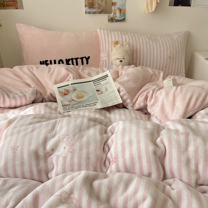 91家纺网 家纺一手货源 找家纺 三朵家纺 2025新款牛奶绒凯蒂猫四件套 可可KT系列 可可KT-粉