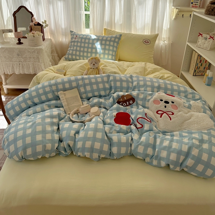 91家纺网 家纺一手货源 找家纺 顾里家纺 2025新款亲肤舒适卡通兔毛贴布绣套件四件套（会员- 3元 定制床笠+8元） 蓝格苹果狗