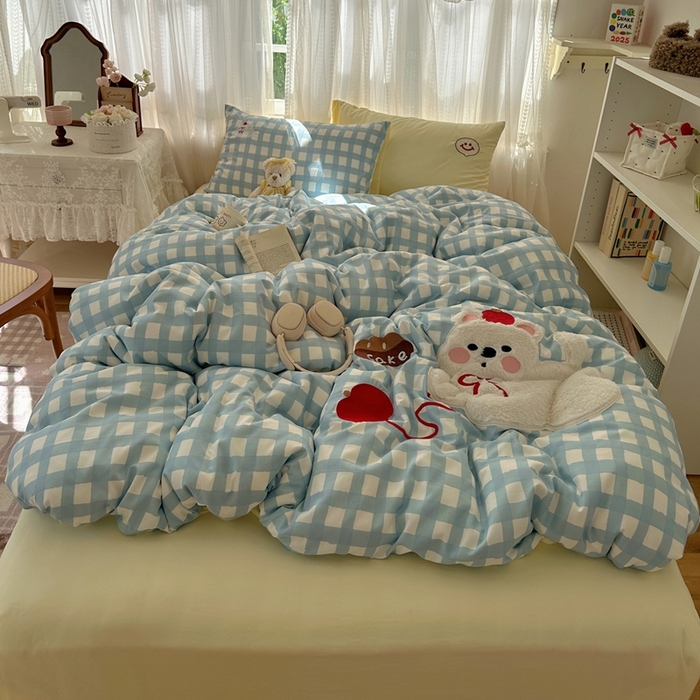 91家纺网 家纺一手货源 找家纺 顾里家纺 2025新款亲肤舒适卡通兔毛贴布绣套件四件套（会员- 3元 定制床笠+8元） 蓝格苹果狗