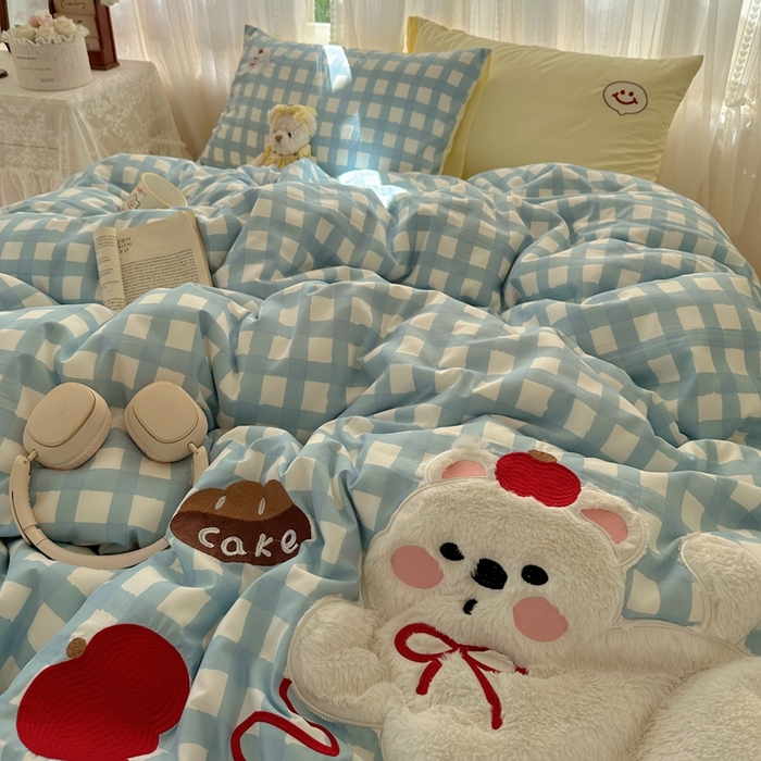 91家纺网 家纺一手货源 找家纺 顾里家纺 2025新款亲肤舒适卡通兔毛贴布绣套件四件套（会员- 3元 定制床笠+8元） 蓝格苹果狗