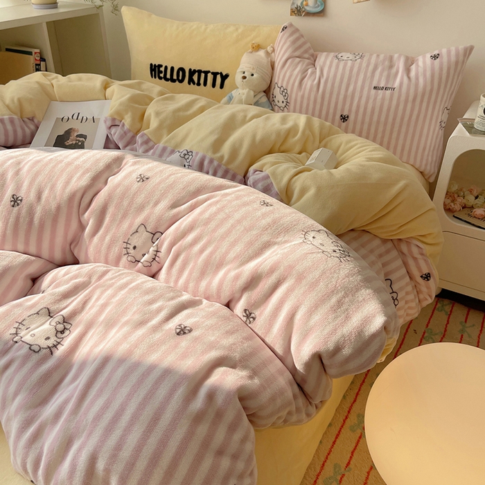 91家纺网 家纺一手货源 找家纺 三朵家纺 2025新款牛奶绒凯蒂猫四件套 可可KT系列 可可KT-黄