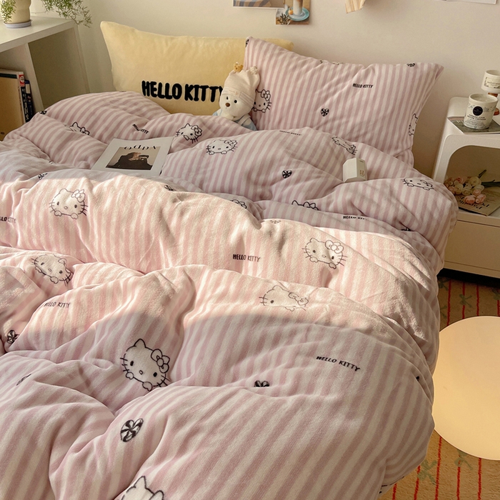 91家纺网 家纺一手货源 找家纺 三朵家纺 2025新款牛奶绒凯蒂猫四件套 可可KT系列 可可KT-黄