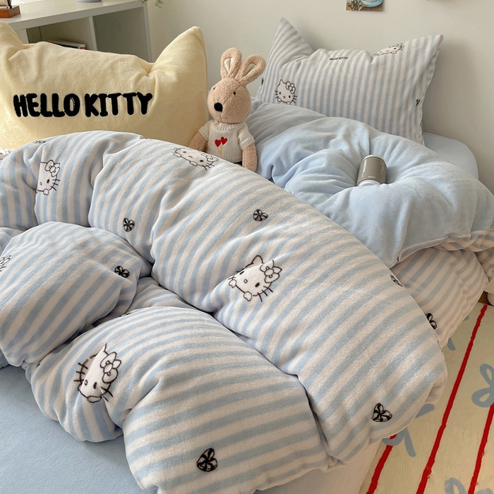 91家纺网 家纺一手货源 找家纺 三朵家纺 2025新款牛奶绒凯蒂猫四件套 可可KT系列 可可KT-蓝