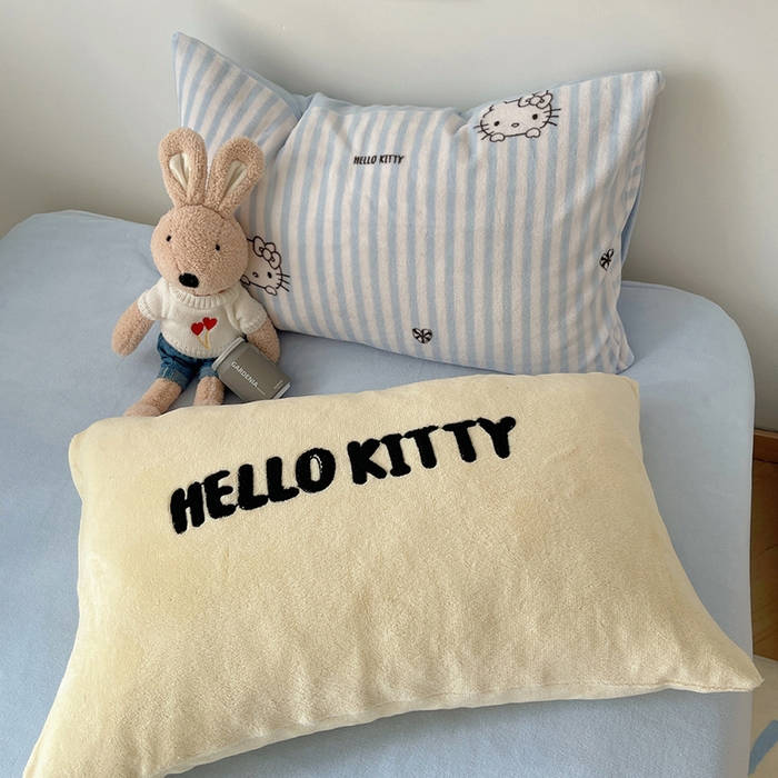 91家纺网 家纺一手货源 找家纺 三朵家纺 2025新款牛奶绒凯蒂猫四件套 可可KT系列 可可KT-蓝