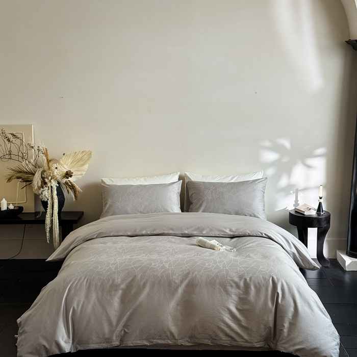 91家纺网 家纺一手货源 找家纺 （总）ONE TWO ONE 121 2025新款高支高密长绒棉贡缎提花四件套-璀璨光影（为了各位老板们都有利润空间，平台控价券后不得低于228/318/338元，感谢您的配合与支持！！）