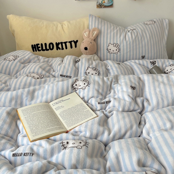 91家纺网 家纺一手货源 找家纺 三朵家纺 2025新款牛奶绒凯蒂猫四件套 可可KT系列 可可KT-蓝