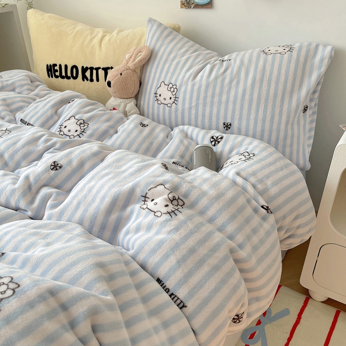 91家纺网 家纺一手货源 找家纺 三朵家纺 2025新款牛奶绒凯蒂猫四件套 可可KT系列 可可KT-蓝